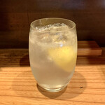 焼き鳥 とりひろ - 生レモンサワー ¥750