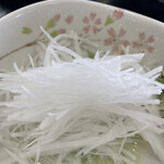 ニュー富士 - お刺身のツマすらも美味しい！