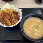 かつや - ソースカツ丼（梅）のご飯大盛ととん汁（大）