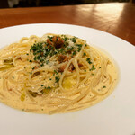 ビストロフレンチ ウララ - ウニのクリームパスタ