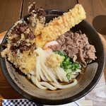 うどん屋 きすけ - 肉温泉たまごぶっかけ　トッピング鯛ちくわの天ぷらと舞茸の天ぷら　1530円