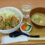 小さな食堂 ヒロ - 自家製チャーシュー丼 (税込)550円 (2022.11.18)