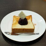 八角塔 - あんバタートーストセット（700円）もスイーツも岩塩がポイント！