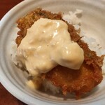 酒肴 新屋敷 - 2個目の牡蠣フライもタルタルソース