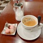 Bisutoro Mo-Be Gyaruson - コーヒー + 小菓子 100円