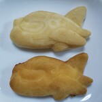 たいやき屋 えがお - 料理写真:上  くりーむ(カスタード)    下  揚げくりーむ