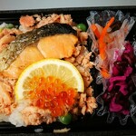 デリカステーション東京 - 焼き鮭と鮭ご飯