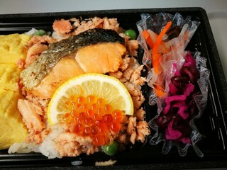 Derikasuteshon Toukyou - 焼き鮭と鮭ご飯