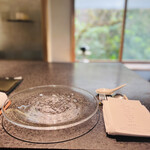 イチリン ハナレ - ◎窓越しに鎌倉の四季が楽しめる。