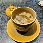 イチリン ハナレ - ◎6種類のきのこの蒸し青湯スープで冷えた身体が温まる。絶品❗️