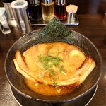 ラーメン いっとうや - 太くて長さのあるチャーシュー✨