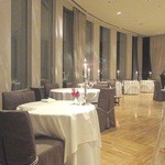 ラ・フェット ひらまつ - 南、東側の窓際席