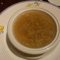 萬珍樓 本店 - 朱雀のワンランク上のコースの海鮮フカヒレスープ