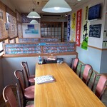 沖縄料理 美ら結 - 一番奥が座敷のようだ