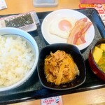 なか卯 - 1回目  ベーコンエッグ朝食に牛小鉢