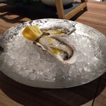イタリアンレストラン セマーレ - 生牡蠣も前菜盛合せの一部