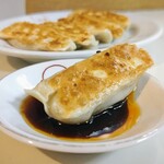 萬里 - 焼餃子374円 レモンサワー407円