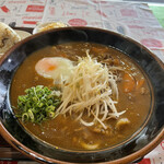 かずら - 牛スジカレーうどん温玉入り♪