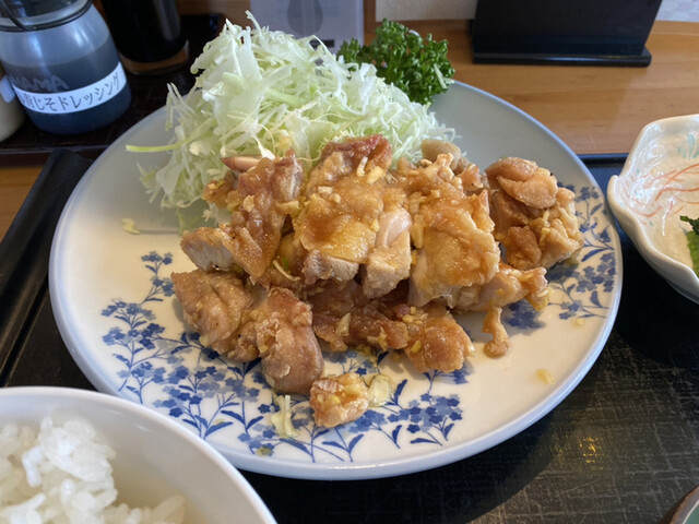 海石榴（ツバキ） - 安積永盛（日本料理）の写真