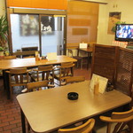 ひらまつ食堂 - テーブル席