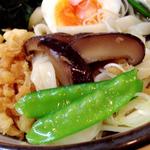絆 - 香ばしく美味しい揚げ玉、甘から煮で美味しいどんこ、半熟玉子とあおい風味の絹さやも美味しい