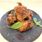 Fried chicken thighs with salt