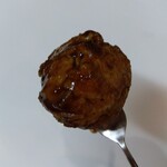 たこやき極秘製造基地 - 「たこ焼き」リフト⤴️②特製ソースがたっぷり❗❤️♥️