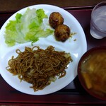 たこやき極秘製造基地 - 家人には我が家で炒めた「焼そば」と「たこ焼き」を提供(^^)v　炭水化物Ｘ炭水化物☆最高＼(^o^)／(笑)