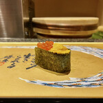 金沢まいもん寿司 - うにといくらの北海巻