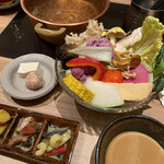 しゃぶしゃぶ萬野 ルクア大阪店 - 彩り野菜