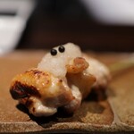 焼き鳥 陀らく - 手羽元は梨のソース
