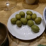 西洋料理 島 - おつまみのオリーブ