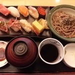 華屋与兵衛 - 鰹握り寿司そばセット