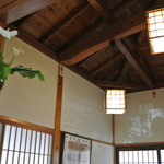 そばの坊 - 壁にも水芭蕉が飾られています