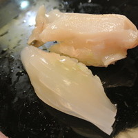 割烹 鮨 米八 - 赤いか、白ばい貝