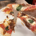 La PIZZA - ボローニャ風ミートソースピザ 1,320円