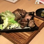 完全個室 海鮮と産地鶏の炭火焼 うお鶏 - いきいき鶏の炭火焼　中