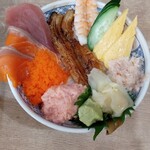 Isomaru Suisan - 海鮮こぼれ丼・１，２０９円