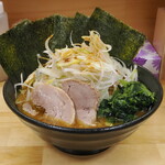 ラーメン 三亀 - 三亀ラーメン＋ネギ