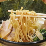 ラーメン 三亀 - 麺リフト