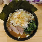 ラーメン 三亀 - 三亀ラーメン＋ネギ