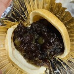 三由屋菓子店 - こちらが名物『栗最中』♫ 刻んだ栗の食感が素晴らしい(●´ω｀●) 出来立ては皮がパリッと弾けます♪