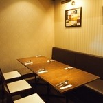 il luogo di TAKEUCHI - お店の奥のテーブル席