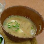 小さな食堂 ヒロ - お汁 (2022.11.18)