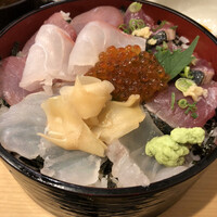 今よし　麹町 - 本日のおまかせ丼 、ご飯大盛：かつお、わらさ、たい、イクラなど