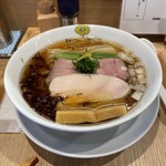 麺に光を 離れ - 中華蕎麦の光(980円、斜め上から)