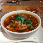 fu-fu shisen - 青森天然キノコの酸辣湯麵