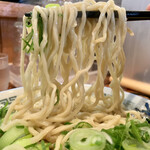 中華蕎麦 春馬 - 中太のちぢれ麺をリフトUP⤴️