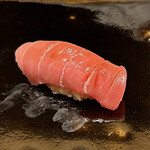 鮨 龍次郎 - 中トロ　背トロ