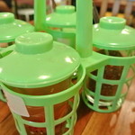 バーンチェン - この容器・・・タイ料理店ではメジャーですね！